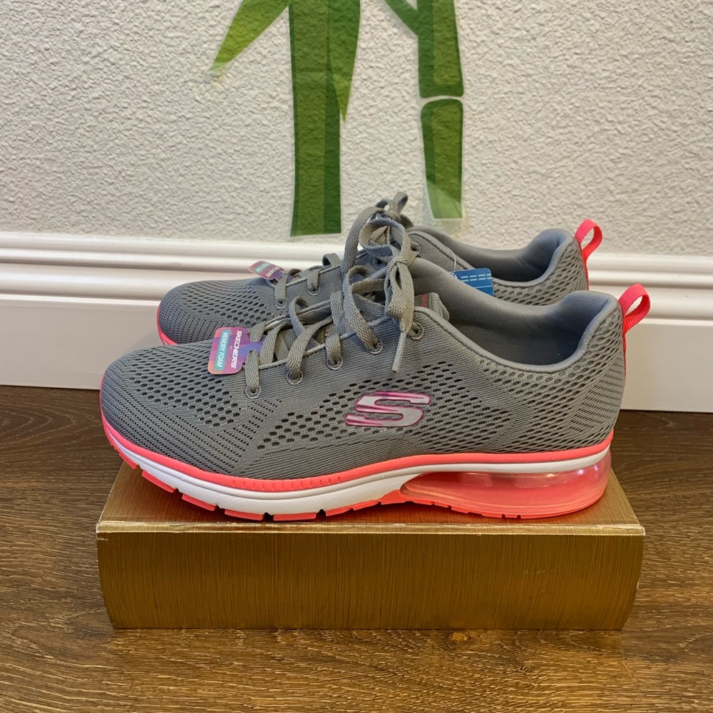 💕👟NEW SKECHERS Women’s Shoes Size ; 10